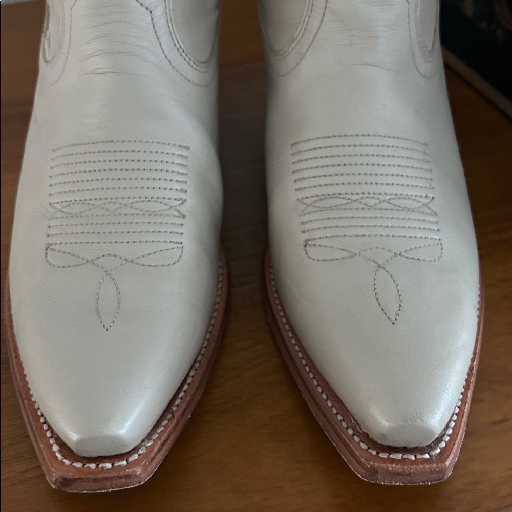 Tecovas Annie Hearts Boots - Picture 9 of 11